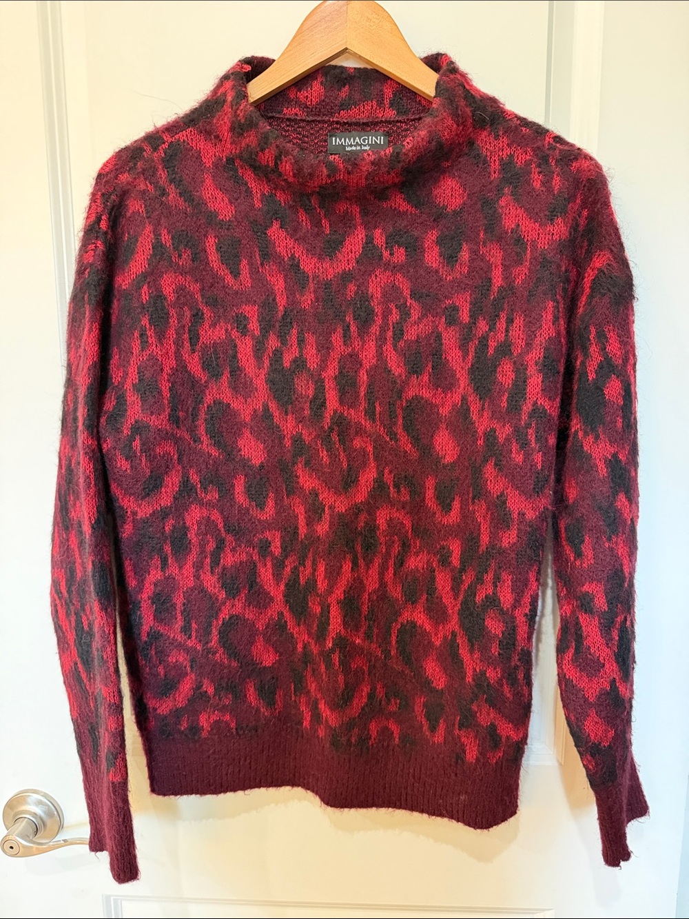 Immagini Red & Black Leopard-Print Turtleneck Sweater